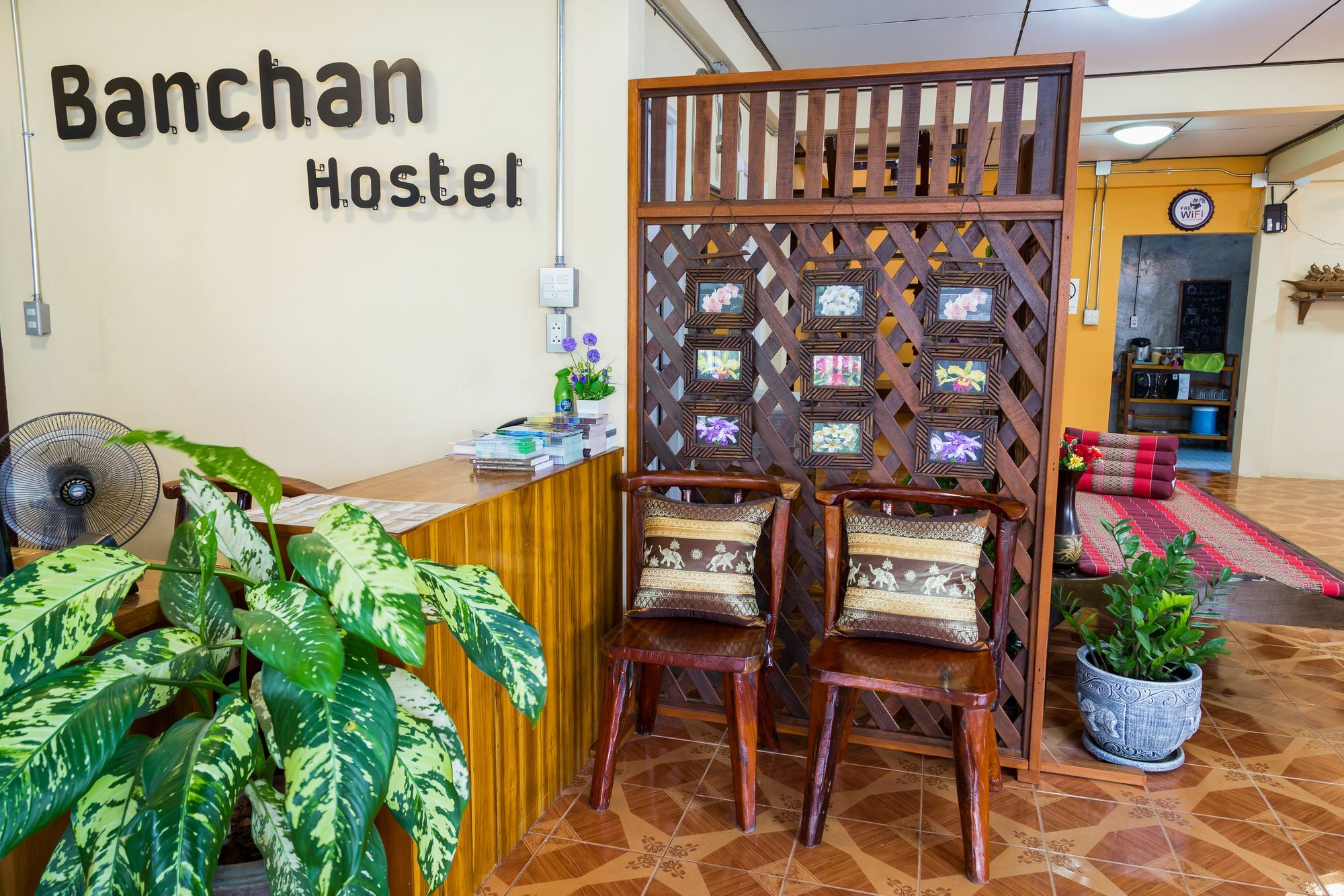 Banchan Hostel Аюттхая Екстер'єр фото